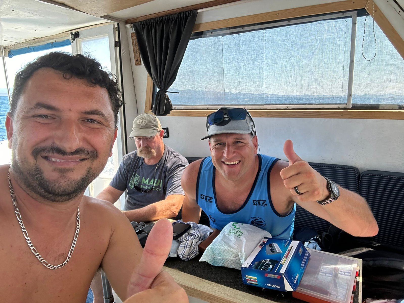 Sretni gosti tijekom privatnog izleta